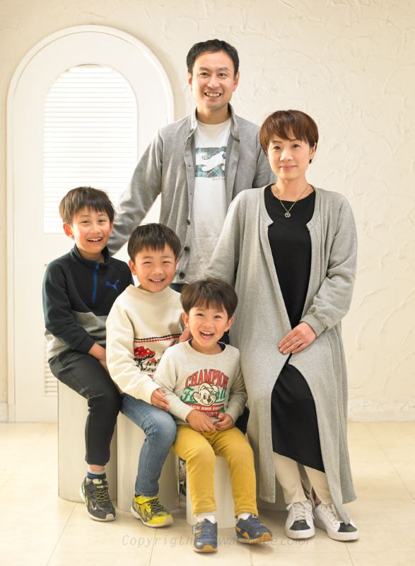 家族写真明るい背景